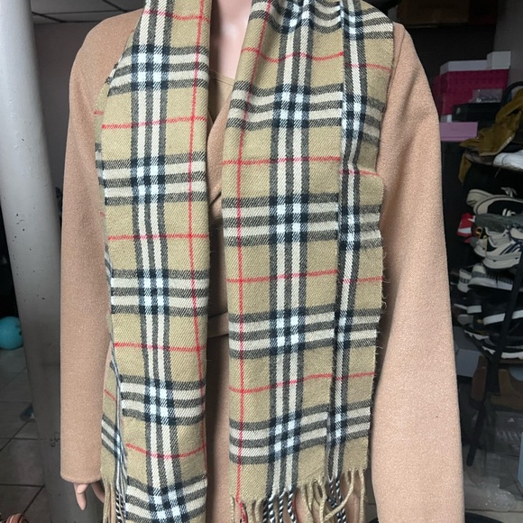 Authentic vintage burberrys vintage he nova check tan wool scarf (A2017) - Picture 2 of 9